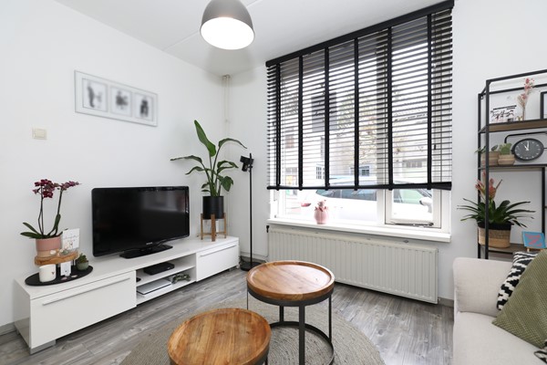 Foto - Te koop: Een goed geïsoleerde tussenwoning met onder meer een zonnige tuin op het zuiden, 3 slaapkamers, fijne badkamer, grote zolder(slaap)kamer, rustige tuin en een garage in Voerendaal.(Kunrade)